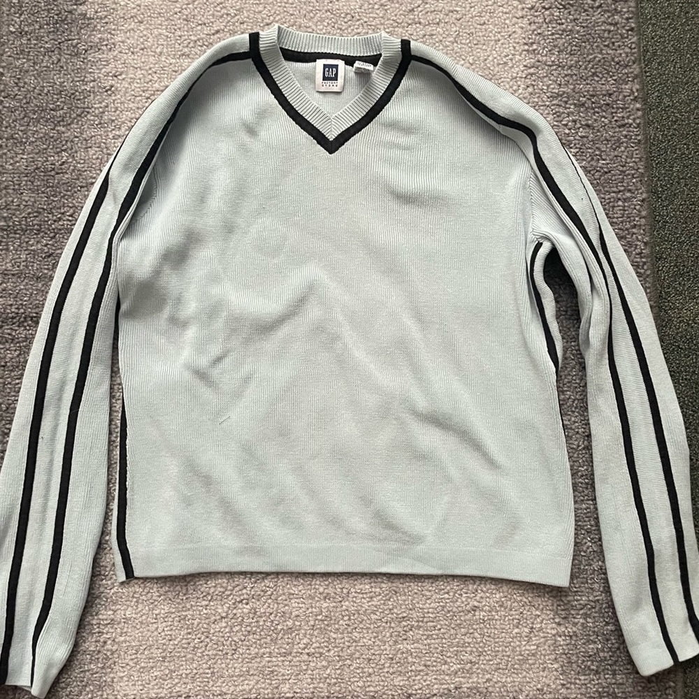 gap sweater